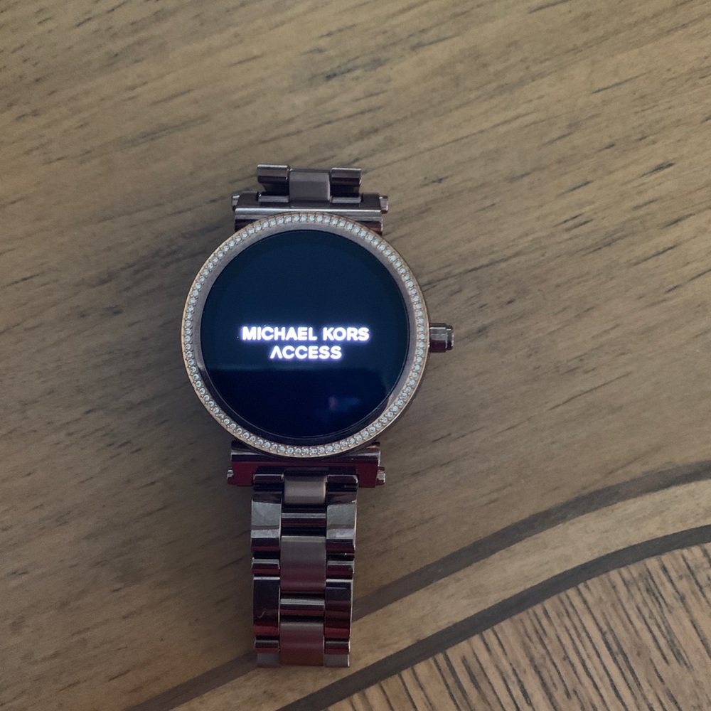 MK smart watch with charger
